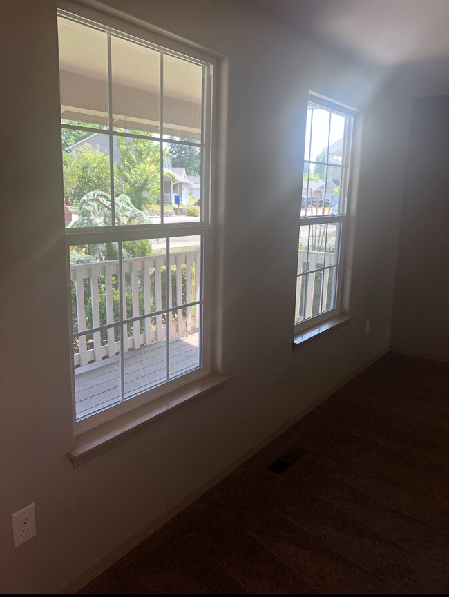 vista a la sala de estar - 115 Haylen Dr