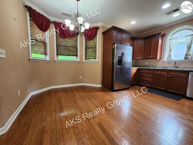 Building Photo - 5020 Melrose Way