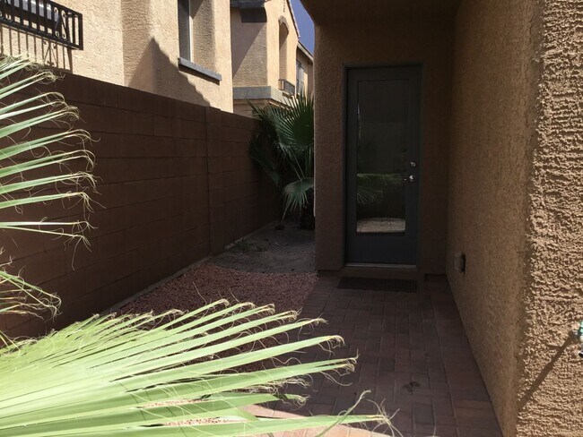 Foto del edificio - 164 Belmont Canyon Pl