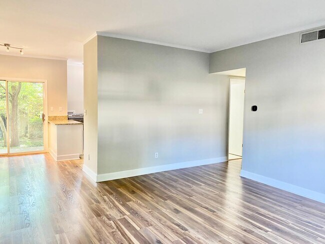 Foto del edificio - 5925 Quail Hollow Rd