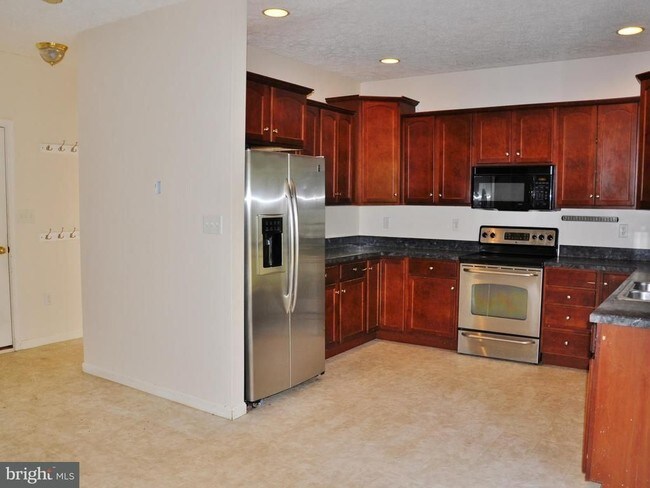 Building Photo - 4 br, 2.5 bath House - 21 MCCULLOUGH DRIVE