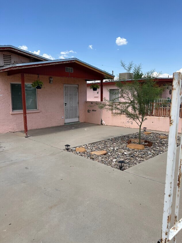 Primary Photo - 310 Meadow Vista Blvd