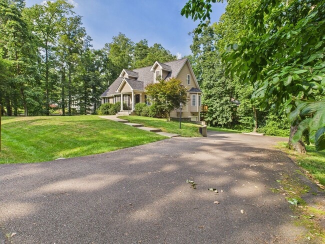 Building Photo - 2815 Bicknell Rd
