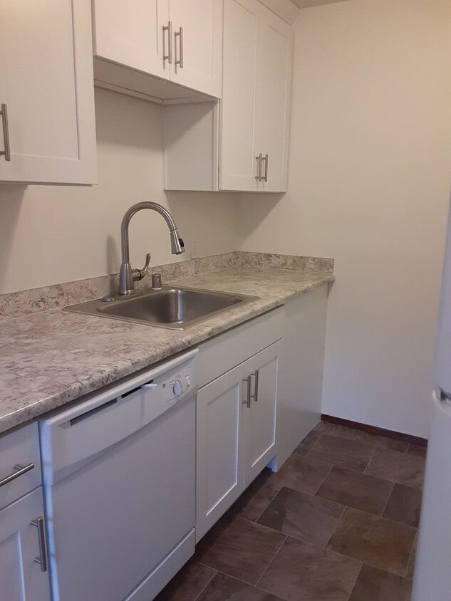 Building Photo - Lennick Court Apartments