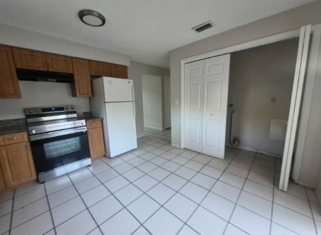 Building Photo - 15117 Avalon Ave