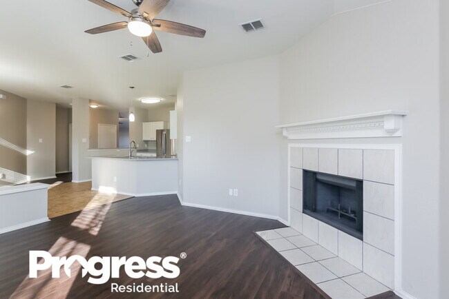 Foto del edificio - 1016 Winding Creek Dr