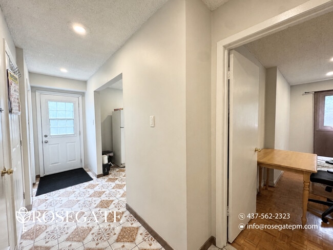 Building Photo - Cozy 1-Bedroom Apartment with Parking – Brampton