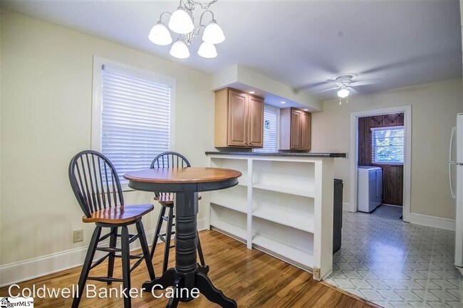 Building Photo - 2 br, 1 bath House - 313 Willow Springs Drive