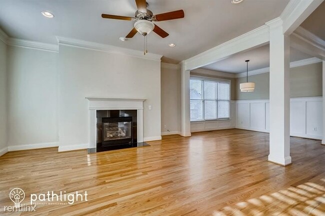 Building Photo - 3 br, 2.5 bath House - 1696 Carr Circle No...