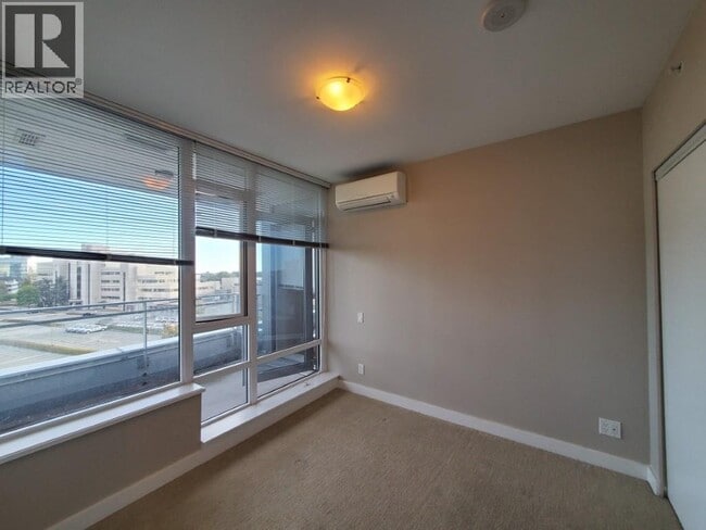 Building Photo - 5511 Hollybridge Way