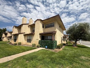Building Photo - 42801 15th St W