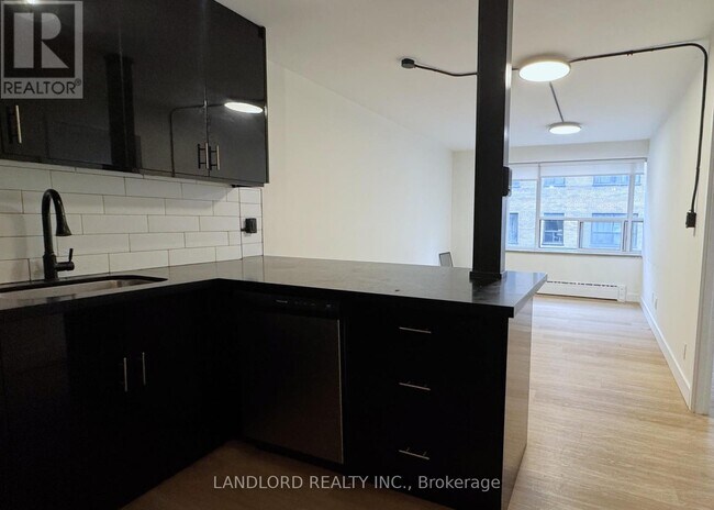 Photo du bâtiment - 308-420 EGLINTON Ave