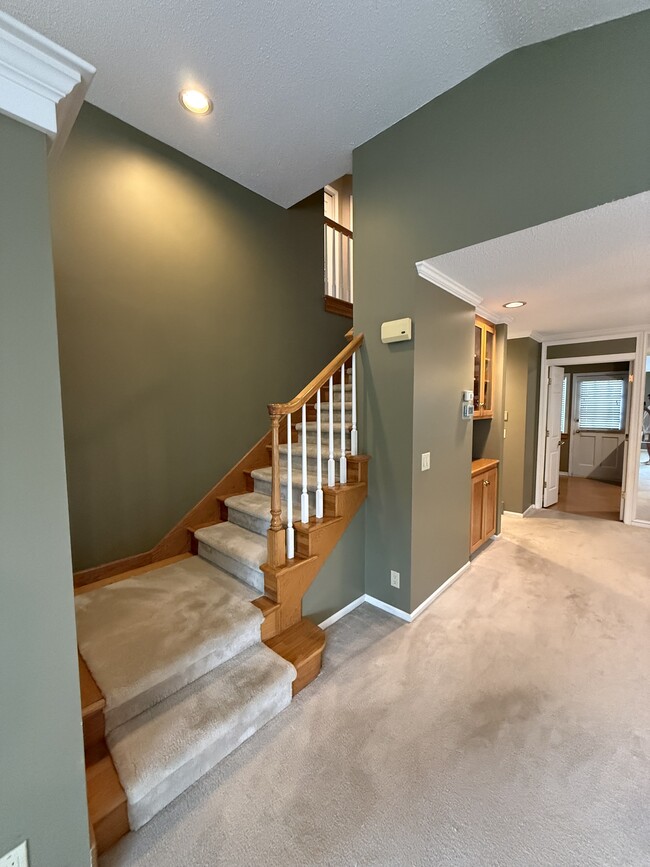 Building Photo - 805 N 131st Plz