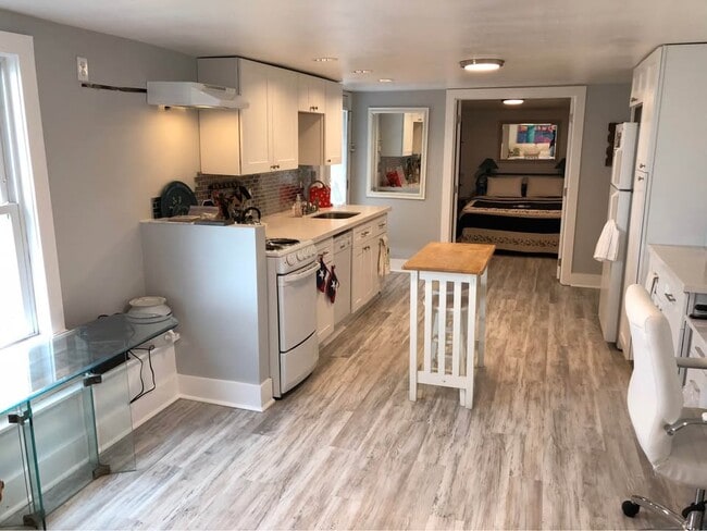 Foto del edificio - 4516 Banks St