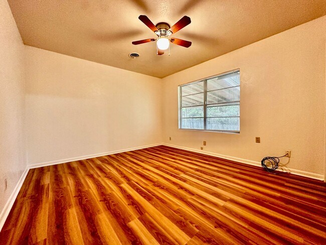 Foto del edificio - Fresh 2 Bedroom Home