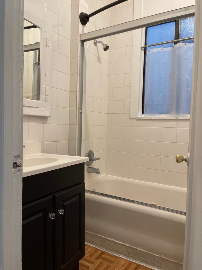 Building Photo - 489 14th St