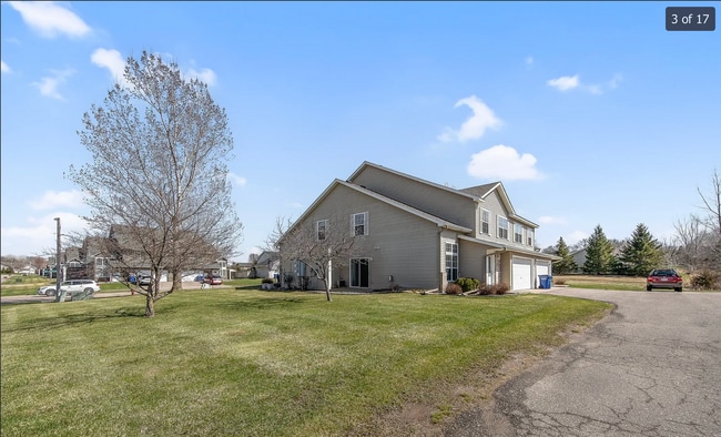 Building Photo - 601 Meadow Ln