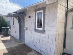Building Photo - 705 Cerbat Ave
