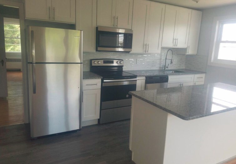 Foto principal - 6344 Everett St