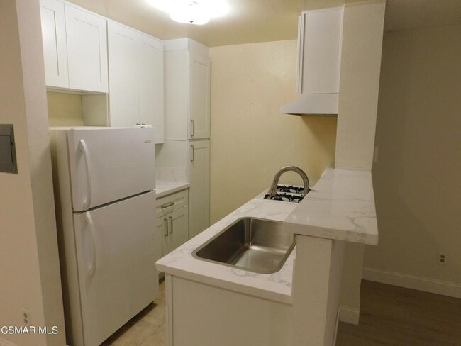 Building Photo - 6213 Whitsett Ave