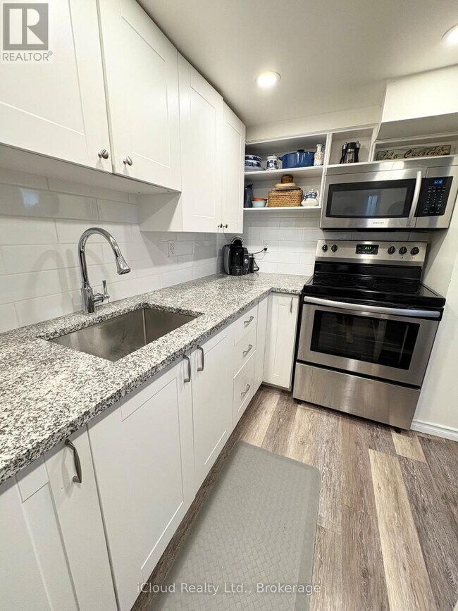 Photo du bâtiment - 105 E 4th St