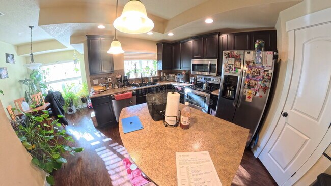 Foto del edificio - 5021 Brookfield Dr