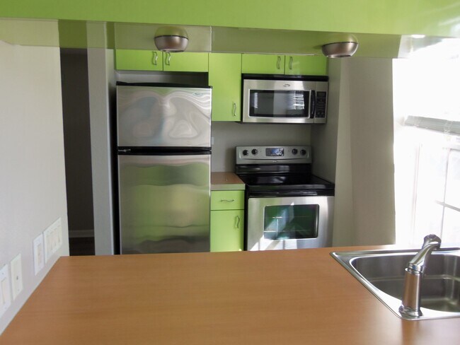 Foto del edificio - Courtyard Condo located between South 1st ...