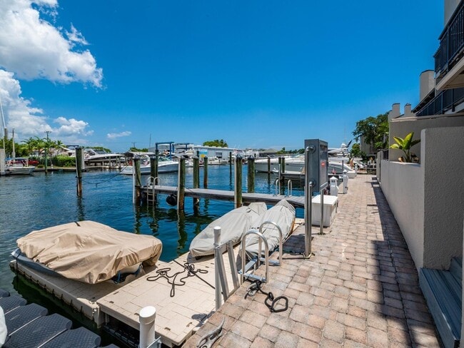 Building Photo - 33 Portside Dr