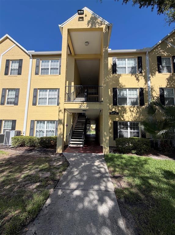 Building Photo - 2019 Dixie Belle Dr