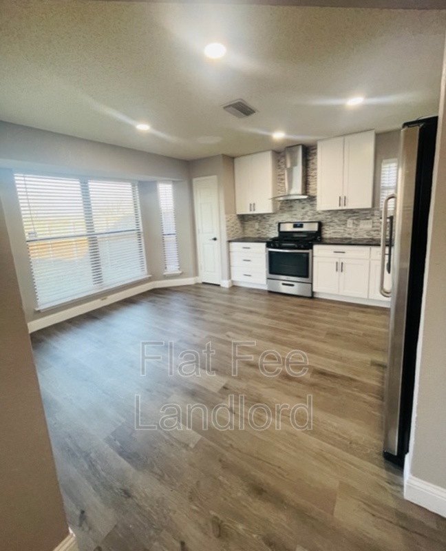 Building Photo - 1036 Chimney Ct