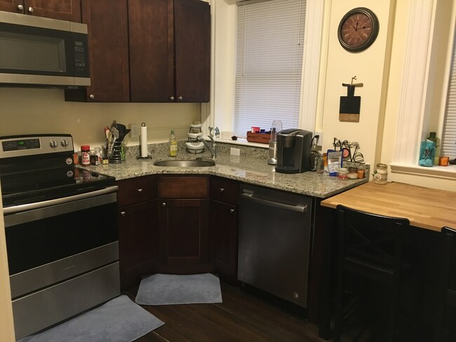 Foto del edificio - 1463 Beacon St