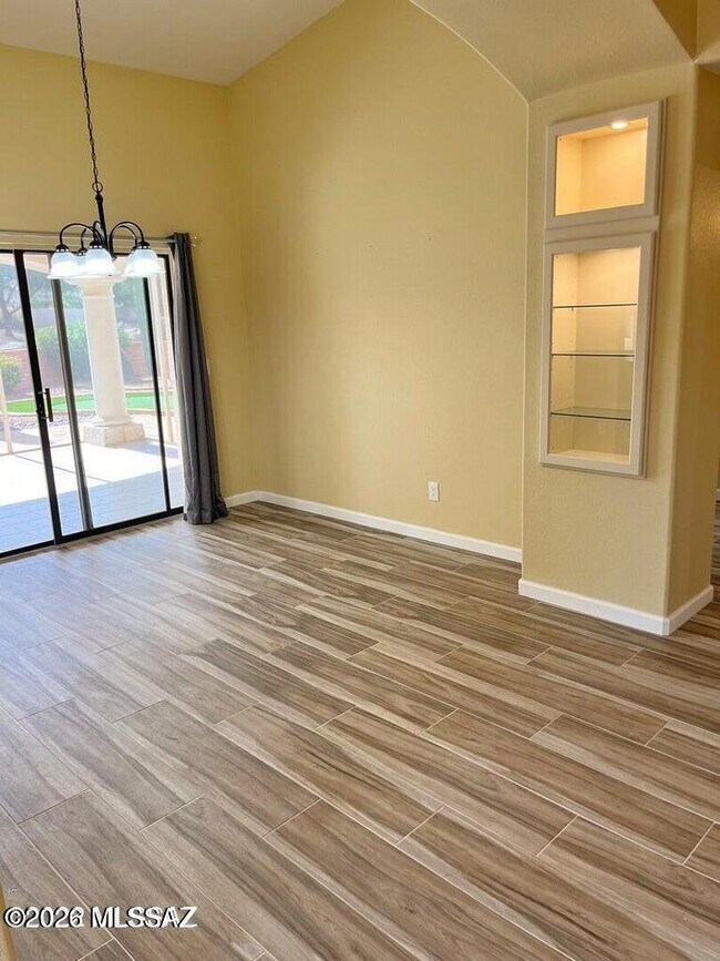 Foto del edificio - 1300 N Mourning Dove Rd
