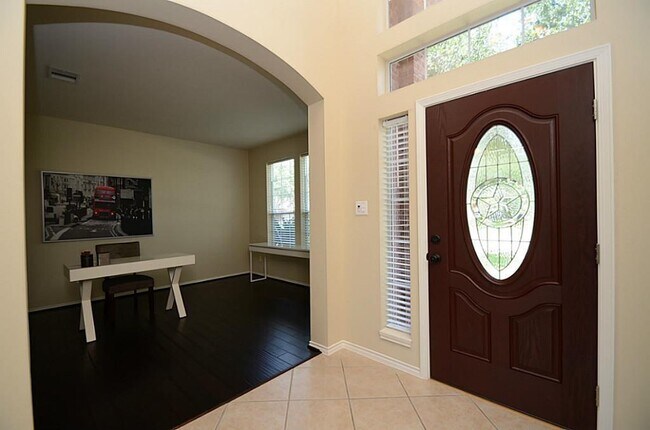 Foto del edificio - 5002 Hearth Hollow Ln