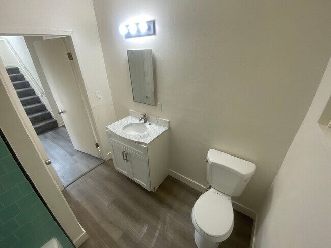 Building Photo - Brand New Spacious Oakland Hills home