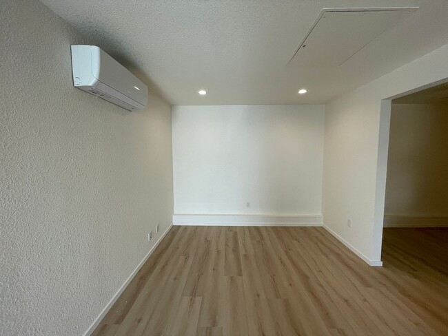 Building Photo - 140 Santa Helena Ave