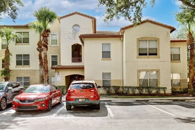 Gorgeous 2/2 Condo with Bonus Room for Office/Den in the Gated Community of Bona Vista - Altamont... - Gorgeous 2/2 Condo with Bonus Room for Office/Den in the Gated Community of Bona Vista - Altamont...