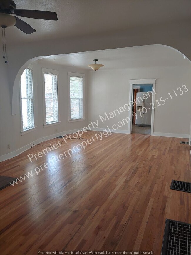 Building Photo - 1122 White Ave