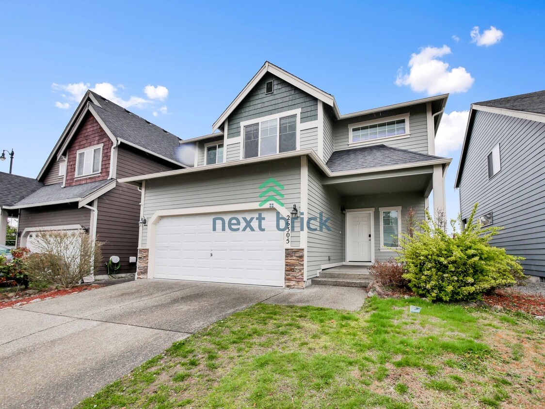 Foto principal - Charming 4 Bed 2.5 Bath for Rent!