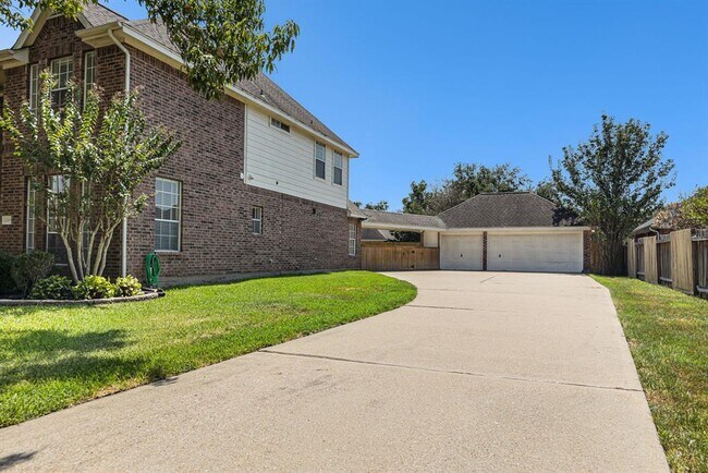 Building Photo - 1209 Peregrine Dr