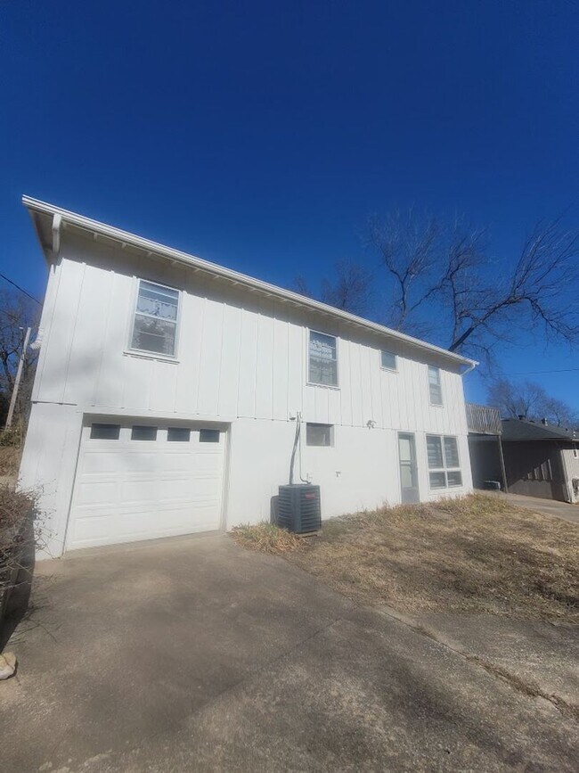 Foto del edificio - COMING SOON! Beautiful 3 Bedroom Home in S...