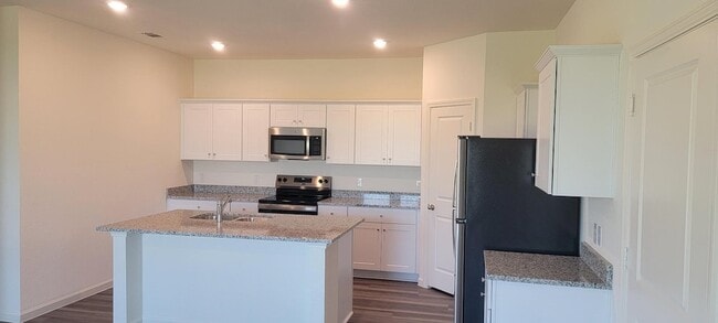 Photo - 14115 Donahue St House