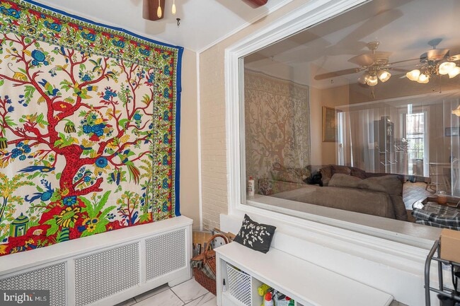 Building Photo - 5839 Catharine St