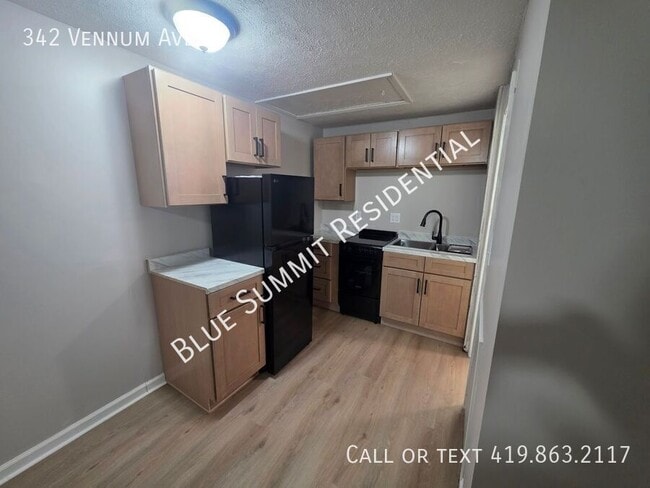 Building Photo - 342 Vennum Ave