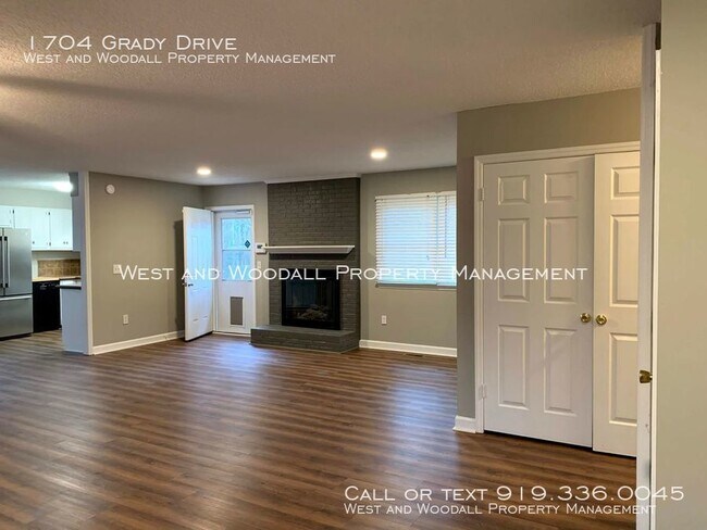 Foto del edificio - 1704 Grady Dr