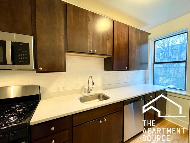 Foto del edificio - 1540 N Kedzie Ave