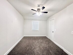 Building Photo - 137 Laurel St