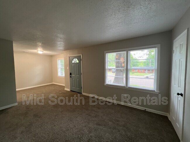 Building Photo - 521 E Shelby Dr