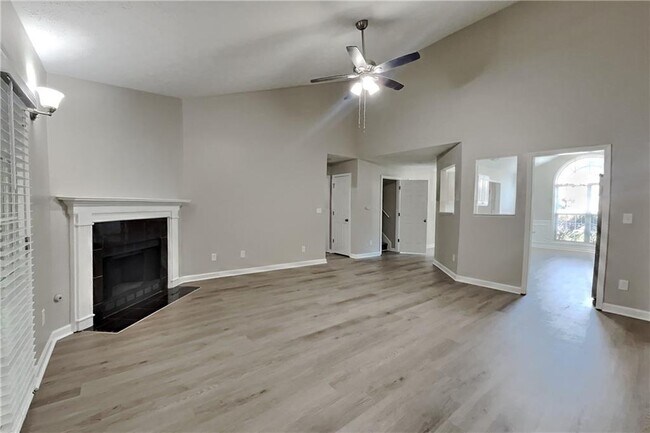 Building Photo - 1041 Wicker Pine Dr NE