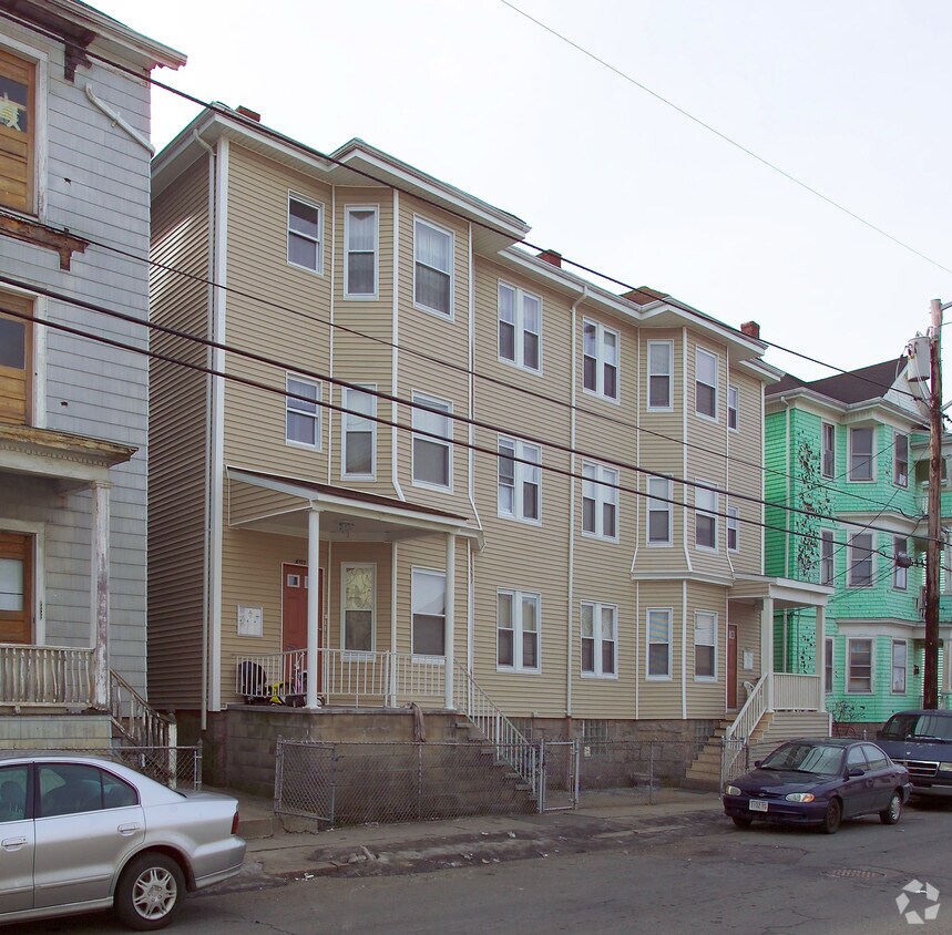 Primary Photo - 339-349 William St