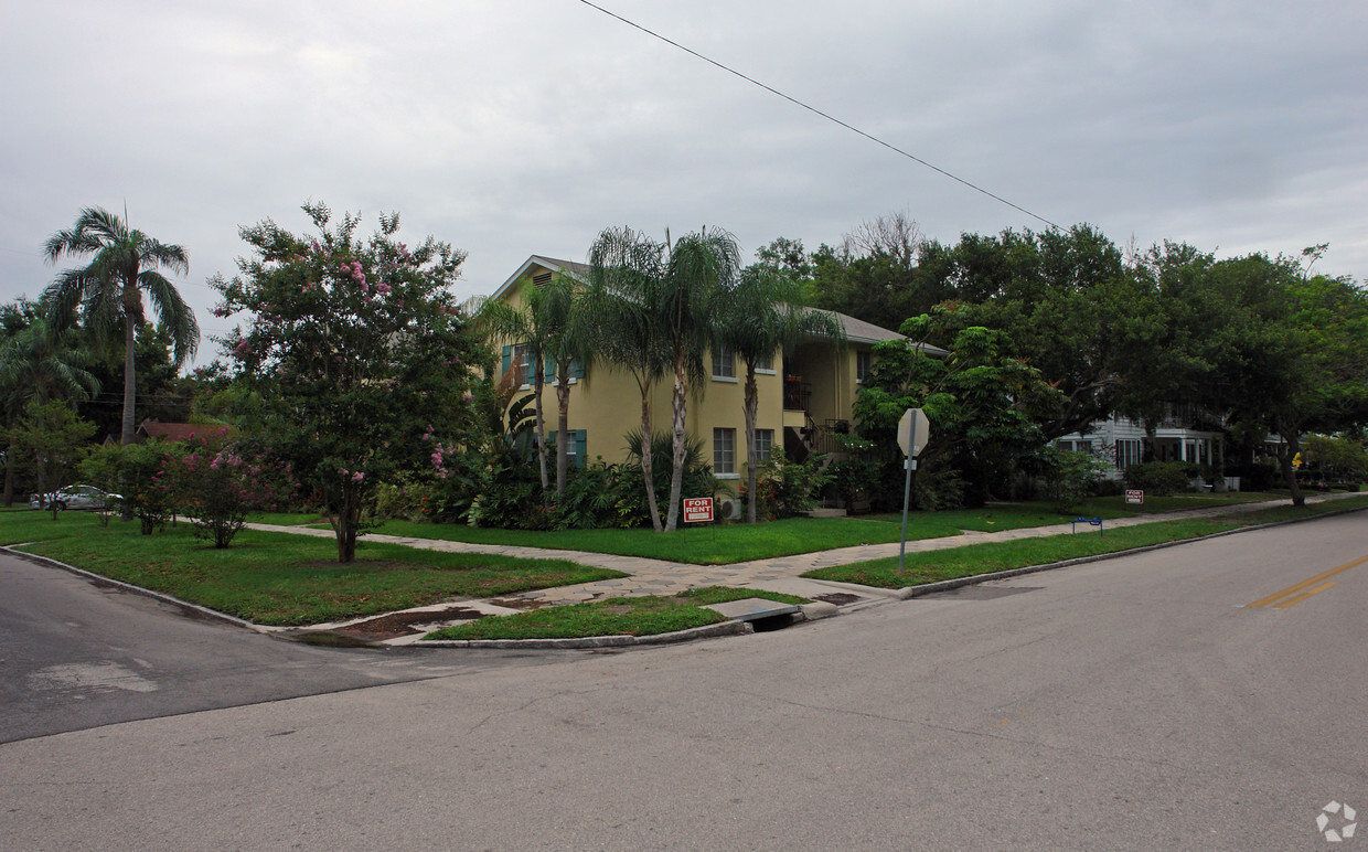 Primary Photo - 701 Bay St